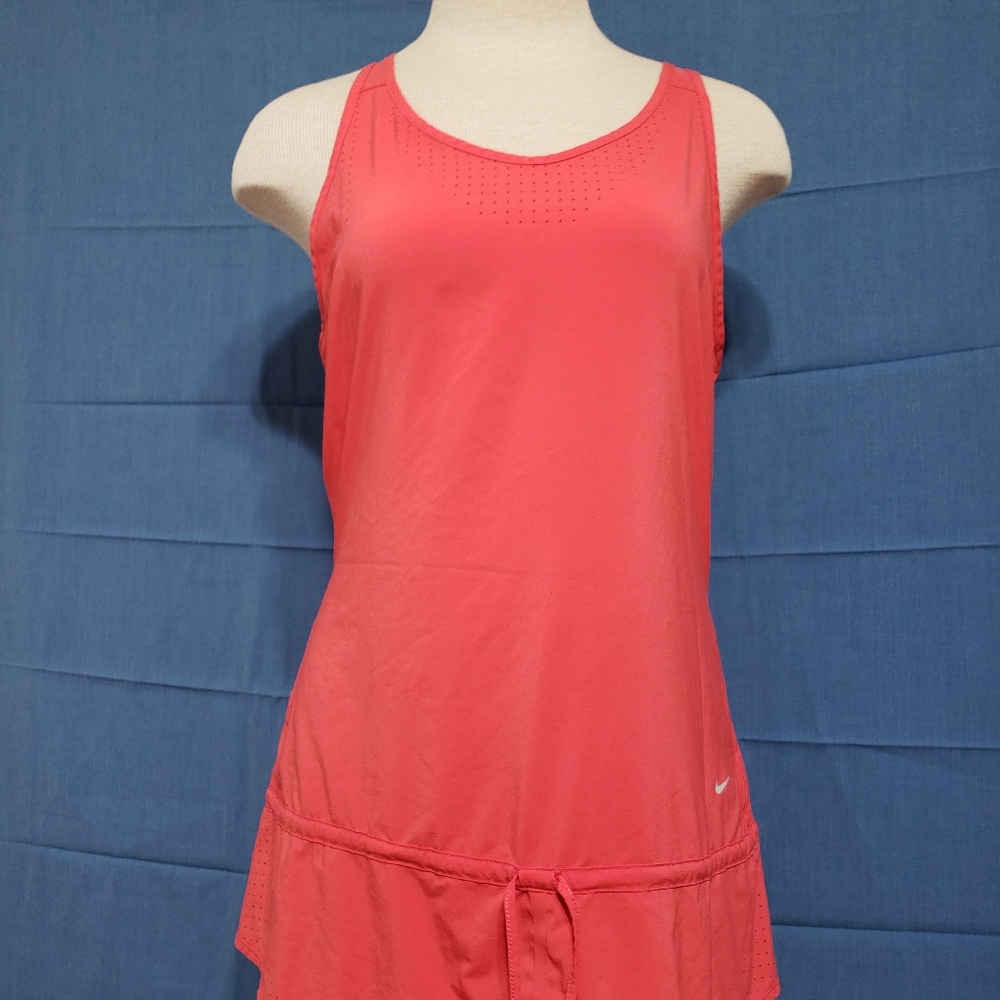 NIKE WOMENS ATHLETIC TOP